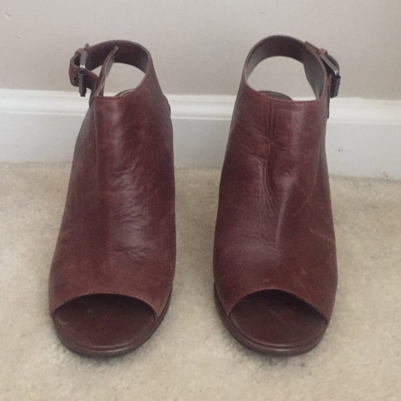 Ralph Lauren chocolate brown heels - Picture 2 of 4